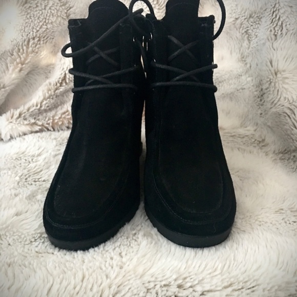 Women’s size 7 Michael Kors wedge bootie - Picture 2 of 6